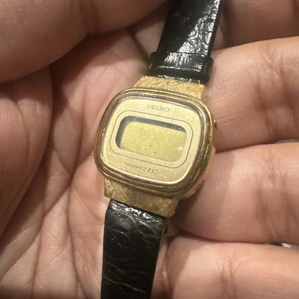 SEIKO Quartz LC Japan 7D0286 L012 5059‎ Gold Black Leather 23mm Vtg Watch Repair